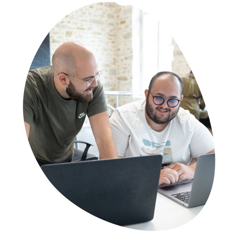 2-developpeurs-travaillent-projet-web.jpg 2-developpeurs-travaillent-projet-web.jpg