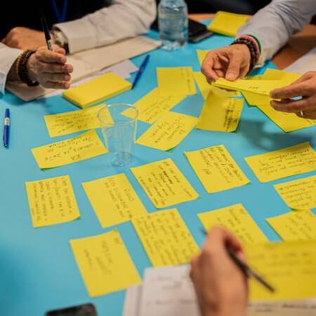 ideation-post-it-plusieurs-participants.jpg ideation-post-it-plusieurs-participants.jpg