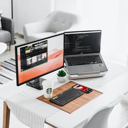 2-ordinateurs-avec-code.jpg 2-ordinateurs-avec-code.jpg